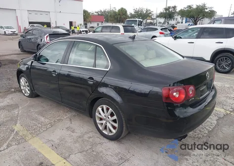 2010 Volkswagen Jetta Se z USA, uszkodzony, nr VIN 3VWRZ7AJ3AM037584